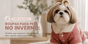 Cachorro fofo com casaco rosa para o inverno